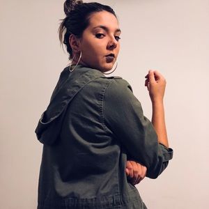 Meet your Posher, Nathalia